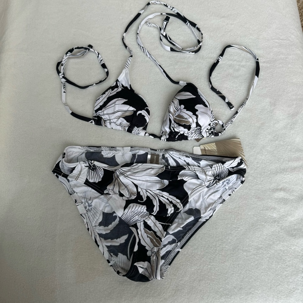 NWT Tommy Bahamas “hot house orchid” 2 piece bikini set in size small